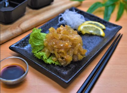5 Dangerous Foods Eaten in Japan